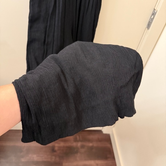 Anthropologie Bionda Plisse jumpsuit Sleeveless Gauzy v neck in Black size small - Picture 6 of 11